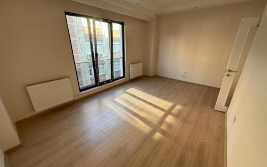 BAYRAMPAŞA YENİDOĞAN MAHALLESİ SATILIK LÜX 2. ARA KAT DAİRE